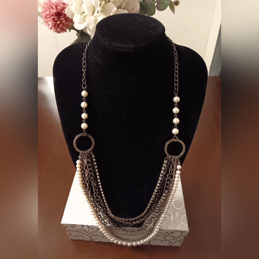 💕 Elegant Faux Pearls and Multi Chains Necklace